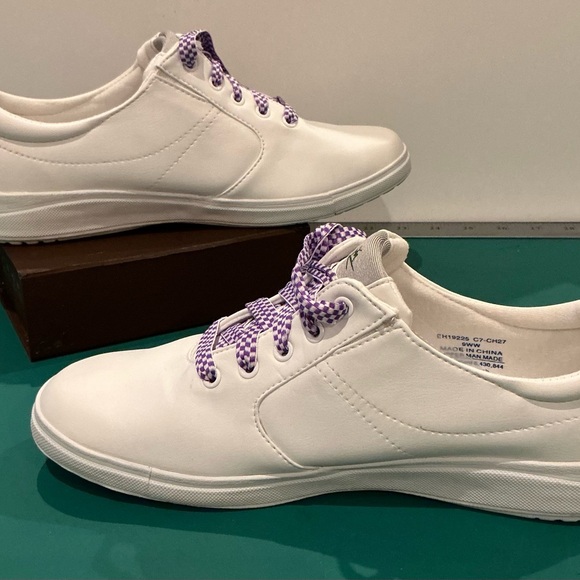 Grasshoppers White Sneakers with Purple Laces Size 9W - Picture 2 of 7